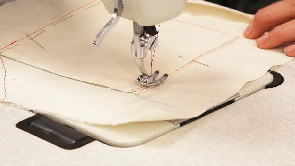 portada del cursoBolsillo de plastrón cuadrado para pantalón I Confección y técnica